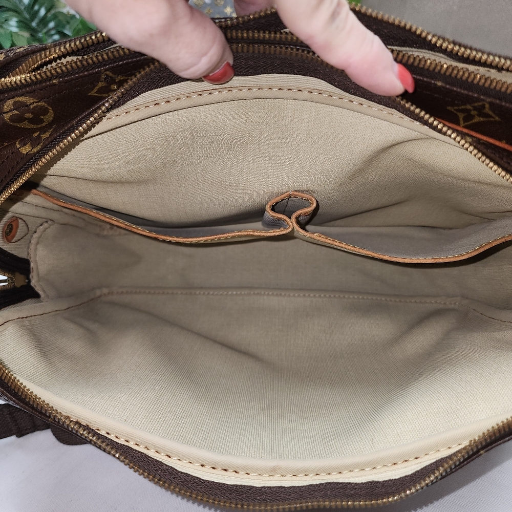 Authentic Louis Vuitton Monogram Reporter PM With Dust Bag A+ Condition - Picture 14 of 17